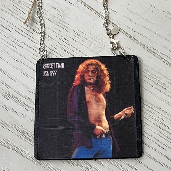 Robert Plant Ornament - Picture 3 of 4